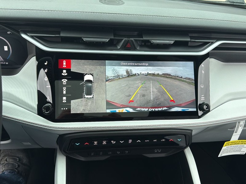 Jeep Cherokee Vehicle Full-screen Gallery Image 24