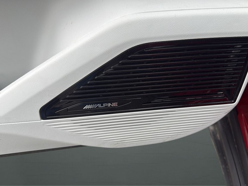 Jeep Cherokee Vehicle Full-screen Gallery Image 27