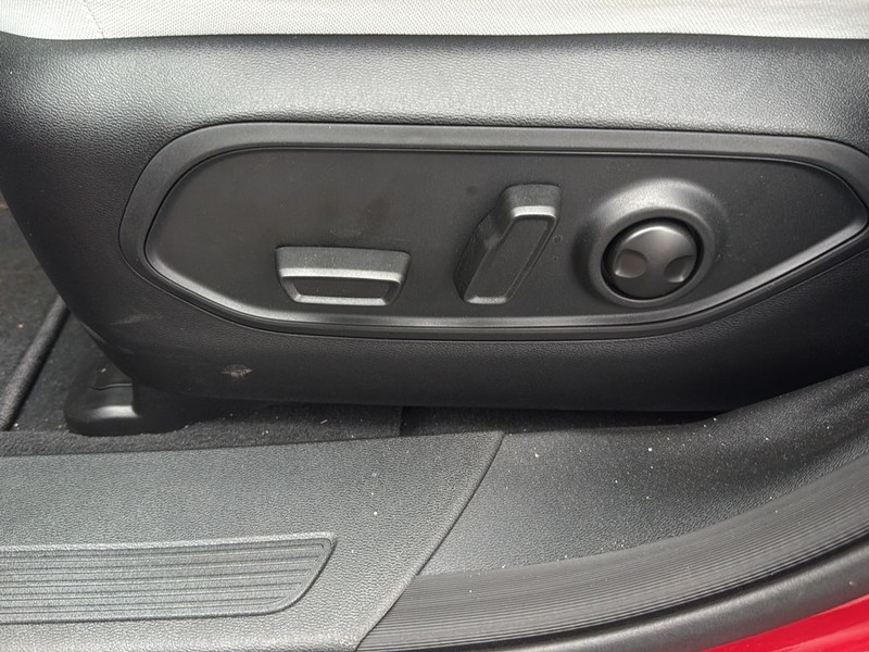 Jeep Cherokee Vehicle Full-screen Gallery Image 28