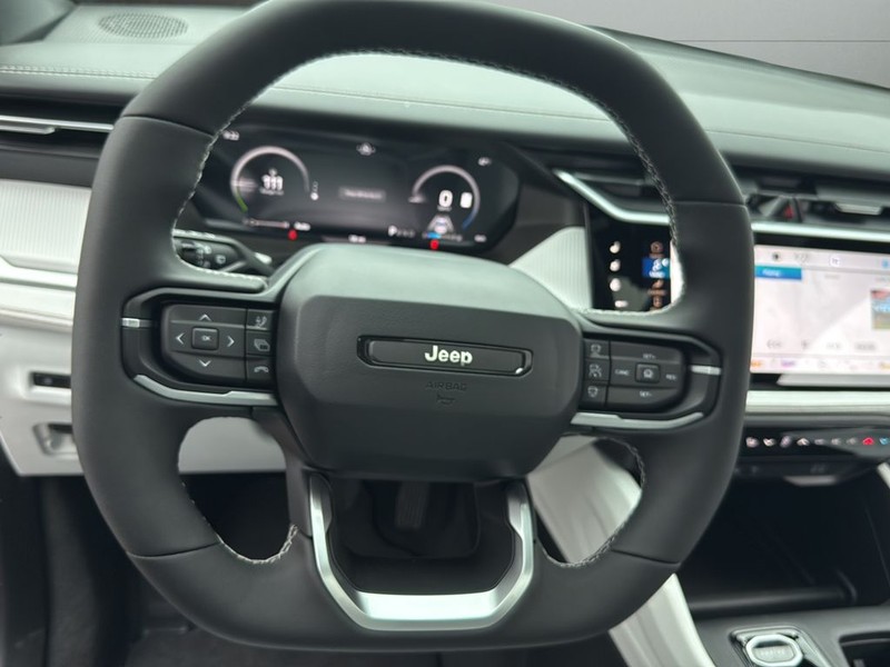 Jeep Cherokee Vehicle Full-screen Gallery Image 29