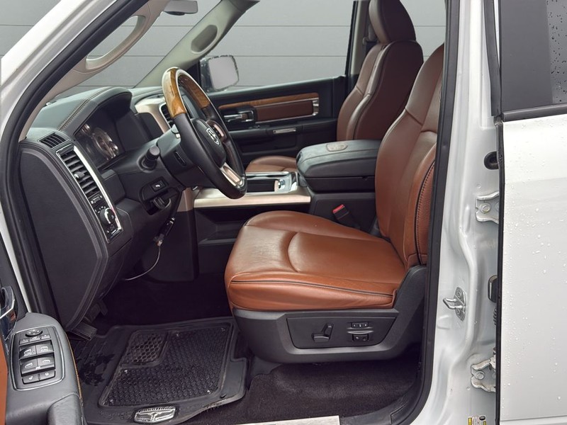 Ram 1500 Vehicle Full-screen Gallery Image 14