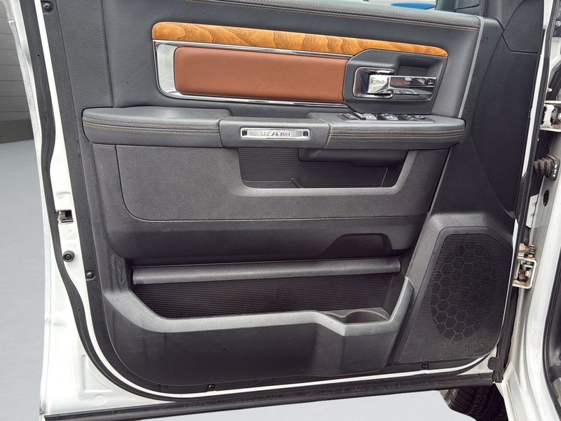 Ram 1500 Vehicle Full-screen Gallery Image 15