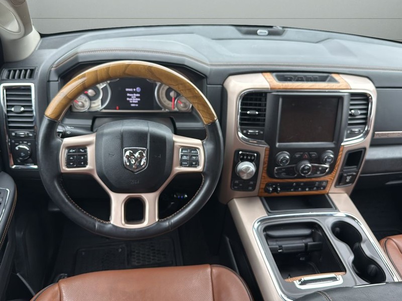 Ram 1500 Vehicle Full-screen Gallery Image 16