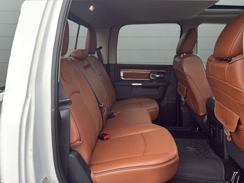 Ram 1500 Vehicle Full-screen Gallery Image 18
