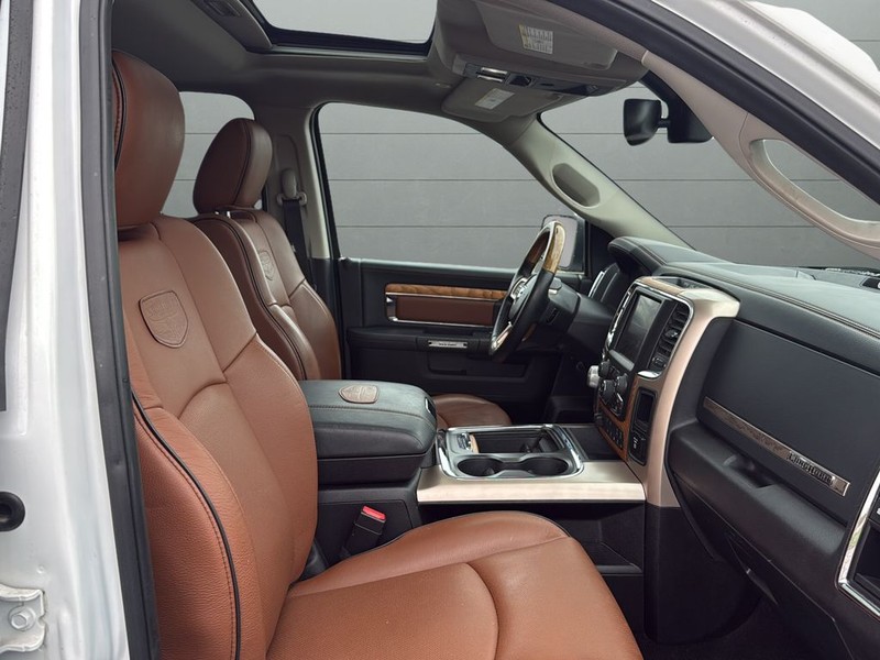 Ram 1500 Vehicle Full-screen Gallery Image 19