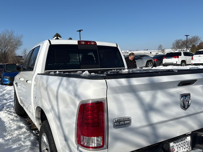 Ram 1500 Vehicle Full-screen Gallery Image 34
