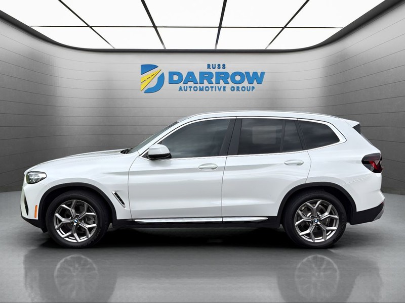 BMW X3 Vehicle Full-screen Gallery Image 2