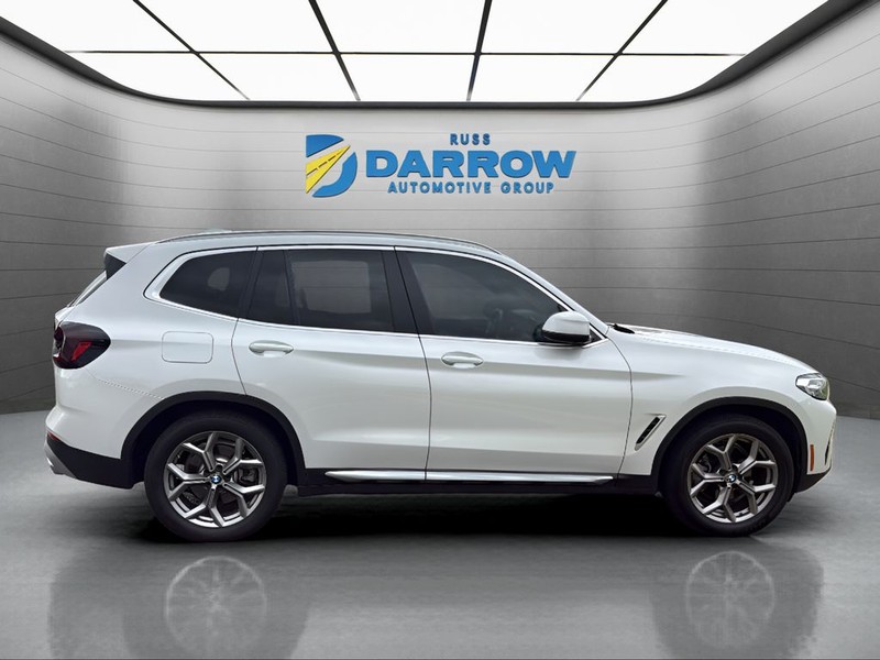 BMW X3 Vehicle Full-screen Gallery Image 6