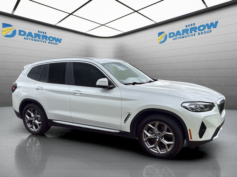 BMW X3 Vehicle Full-screen Gallery Image 7