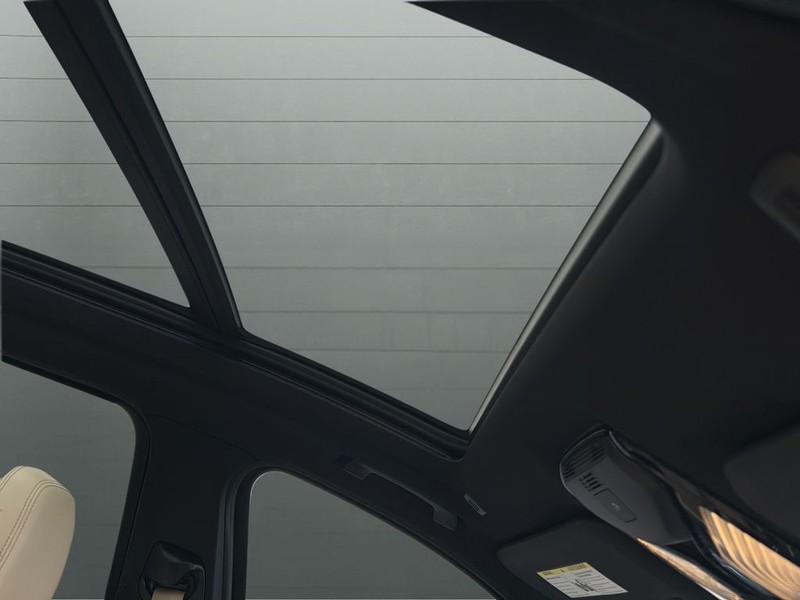 BMW X3 Vehicle Full-screen Gallery Image 16