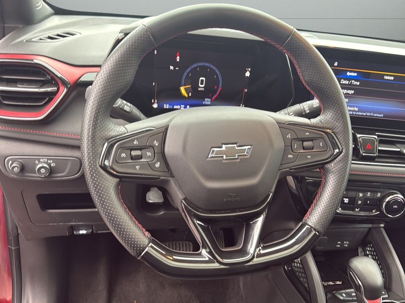 Chevrolet Trailblazer Vehicle Full-screen Gallery Image 28