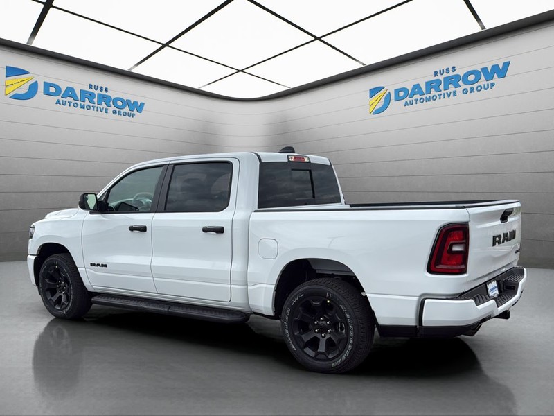 Ram 1500 Vehicle Full-screen Gallery Image 3