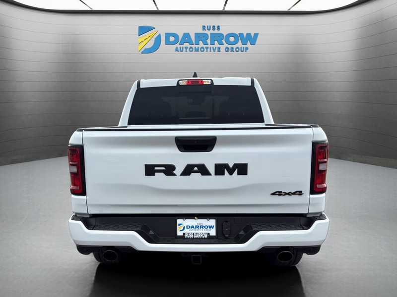 Ram 1500 Vehicle Full-screen Gallery Image 4