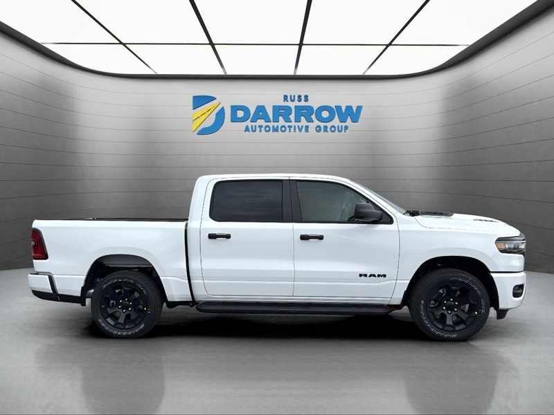 Ram 1500 Vehicle Full-screen Gallery Image 6