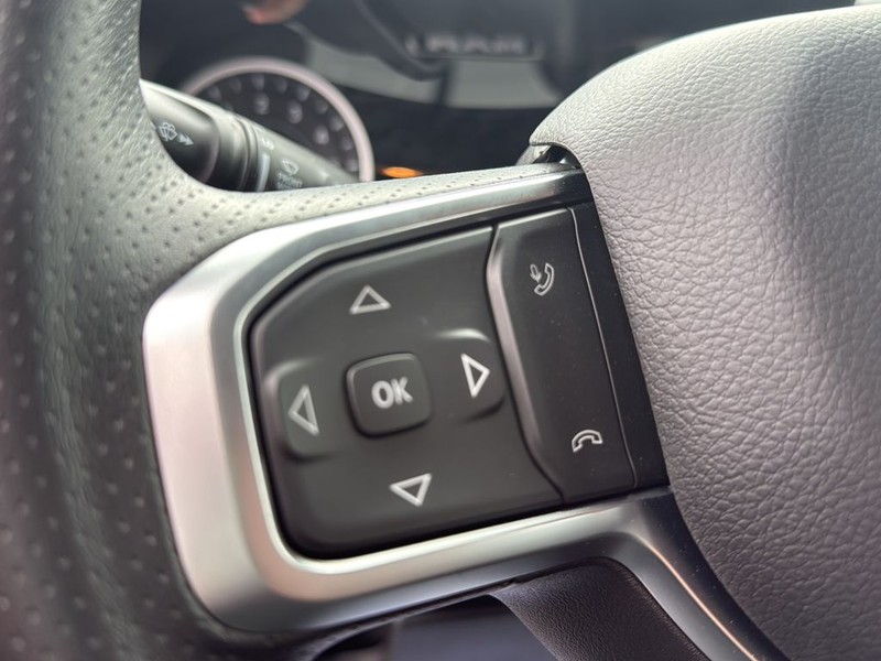Ram 1500 Vehicle Full-screen Gallery Image 9