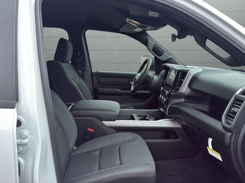 Ram 1500 Vehicle Full-screen Gallery Image 15