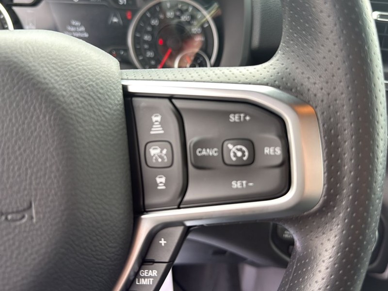 Ram 1500 Vehicle Full-screen Gallery Image 19