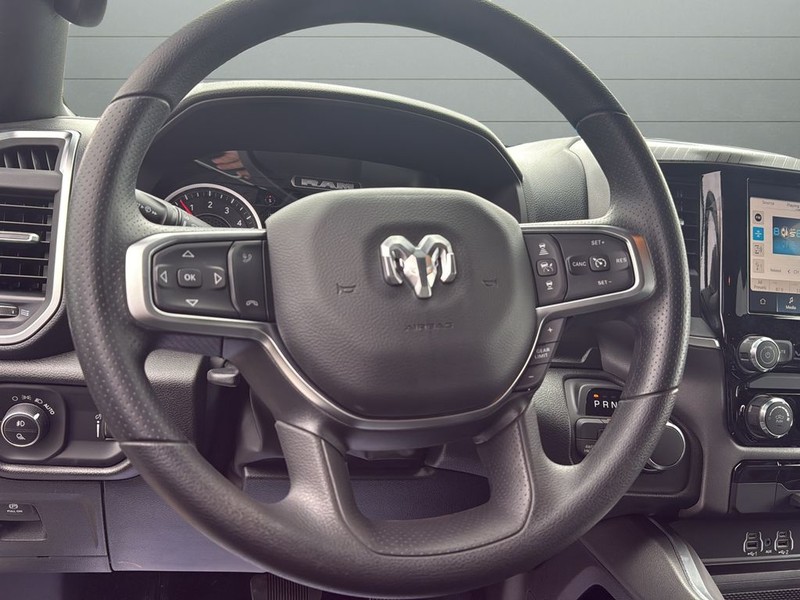 Ram 1500 Vehicle Full-screen Gallery Image 26