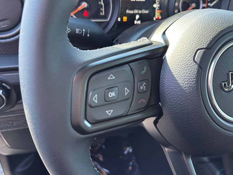 Jeep Wrangler Vehicle Full-screen Gallery Image 9