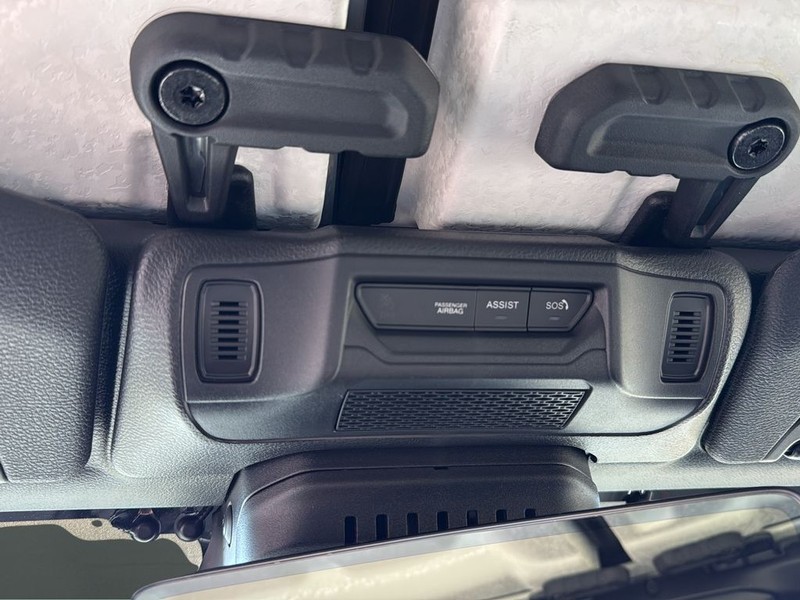 Jeep Wrangler Vehicle Full-screen Gallery Image 23