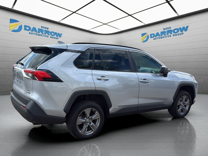 Toyota RAV4 Vehicle Full-screen Gallery Image 5