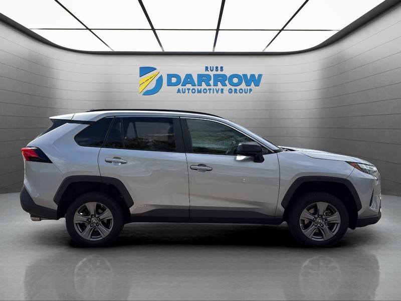 Toyota RAV4 Vehicle Full-screen Gallery Image 6