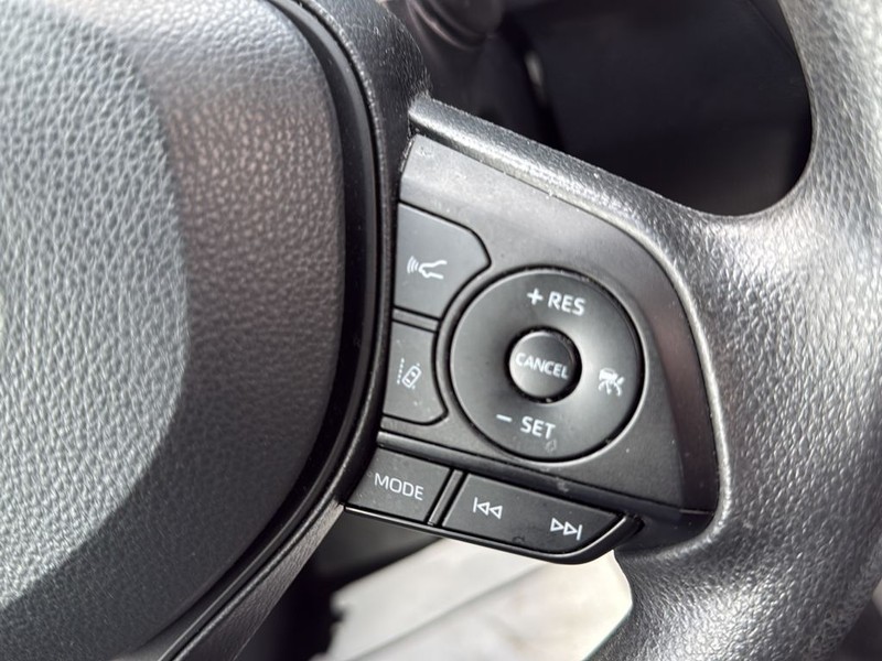 Toyota RAV4 Vehicle Full-screen Gallery Image 10