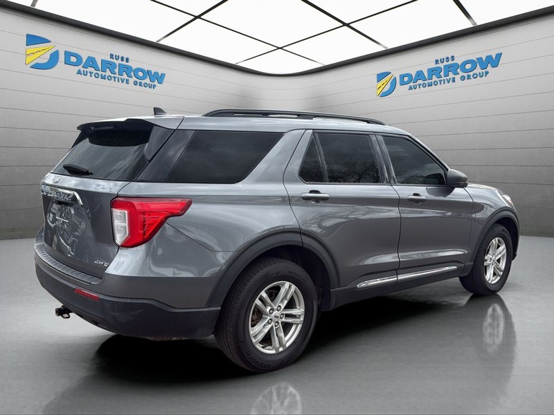Ford Explorer Vehicle Full-screen Gallery Image 5