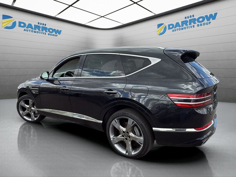 Genesis GV80 Vehicle Full-screen Gallery Image 3