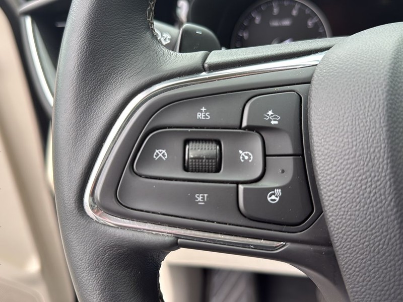 Buick Envision Vehicle Full-screen Gallery Image 9