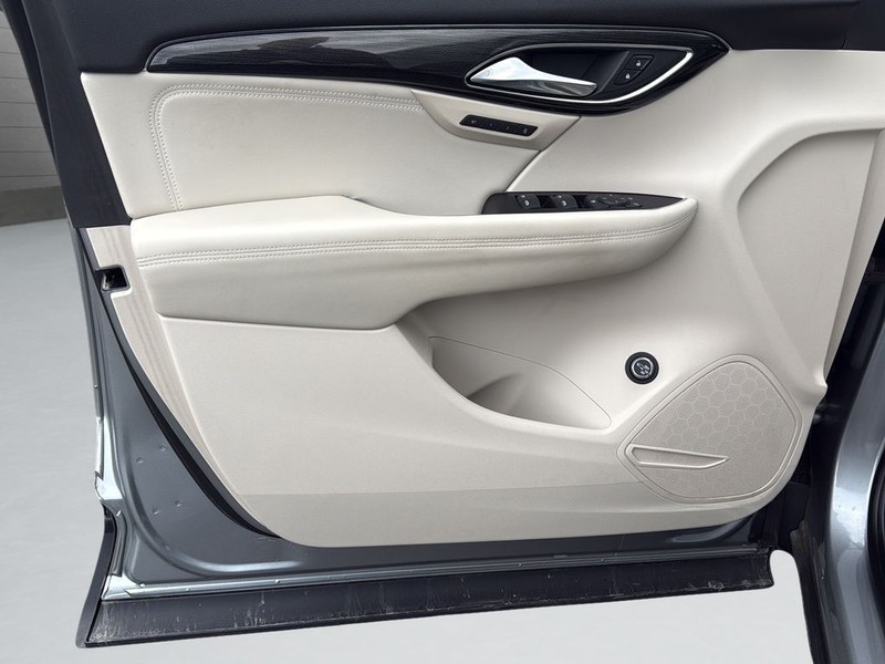 Buick Envision Vehicle Full-screen Gallery Image 11