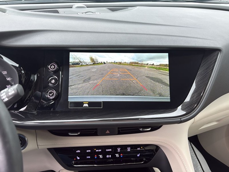 Buick Envision Vehicle Full-screen Gallery Image 23
