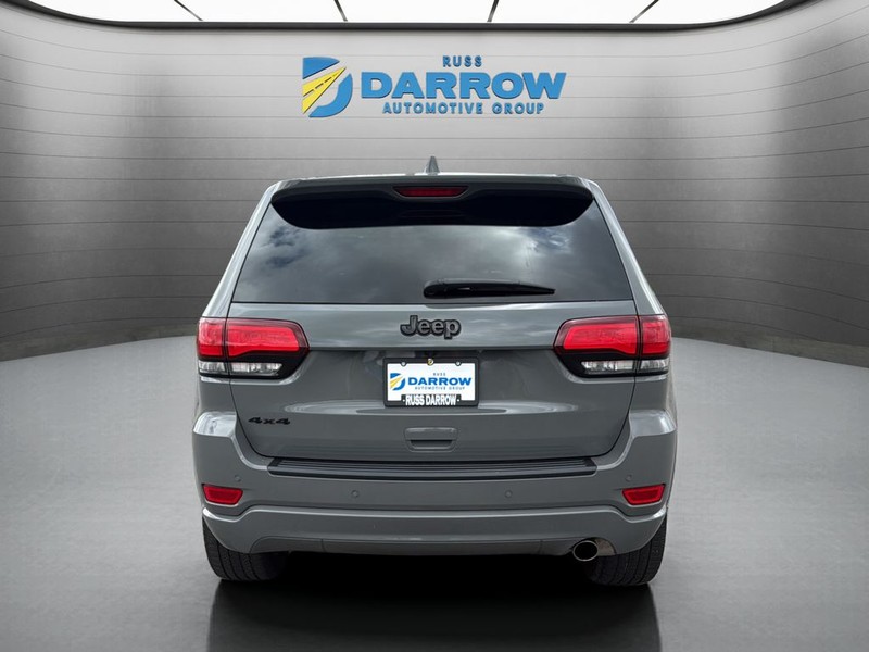 Jeep Grand Cherokee Vehicle Full-screen Gallery Image 4