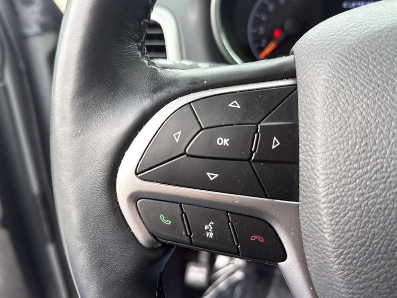 Jeep Grand Cherokee Vehicle Full-screen Gallery Image 9