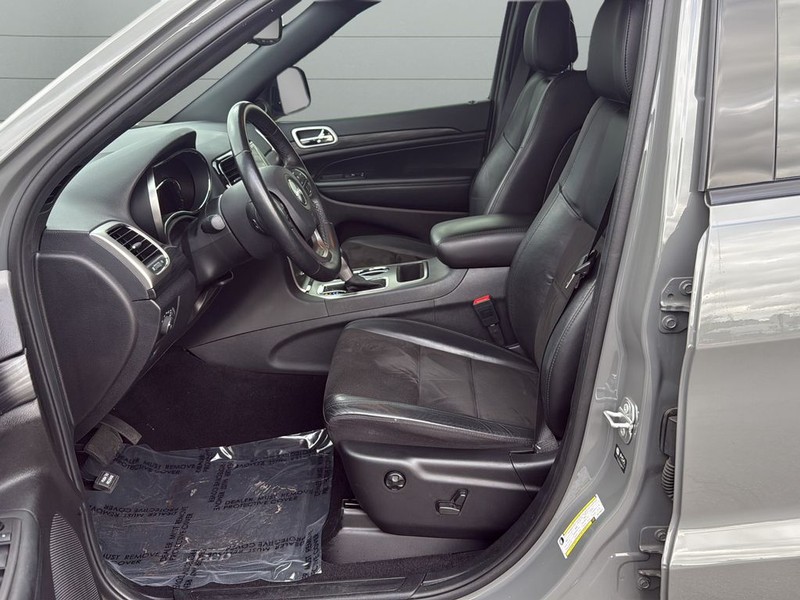 Jeep Grand Cherokee Vehicle Full-screen Gallery Image 10