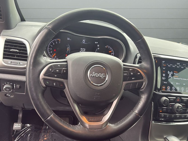 Jeep Grand Cherokee Vehicle Full-screen Gallery Image 27