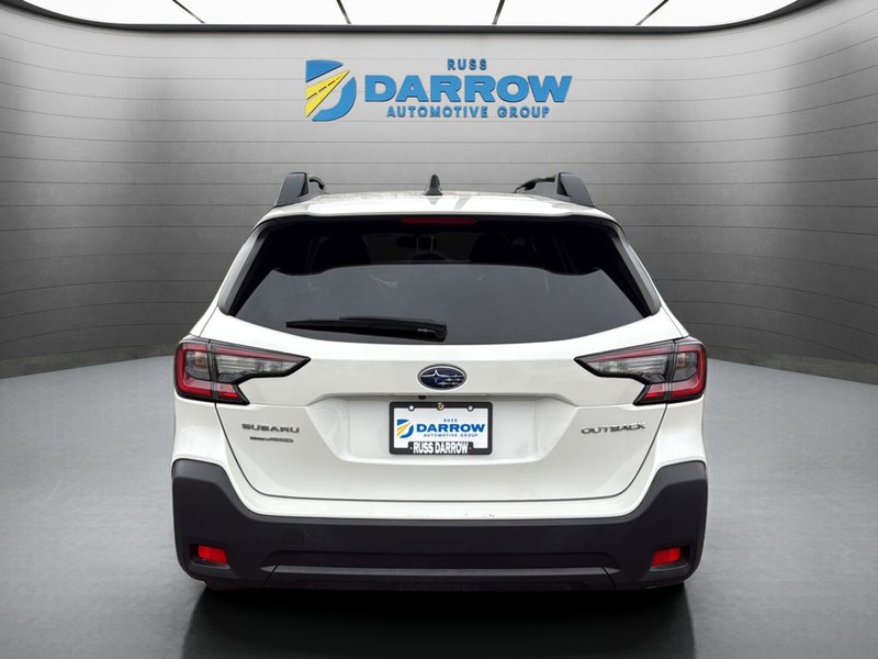 Subaru Outback Vehicle Full-screen Gallery Image 4