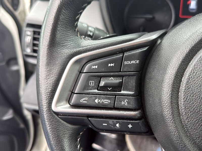 Subaru Outback Vehicle Full-screen Gallery Image 9