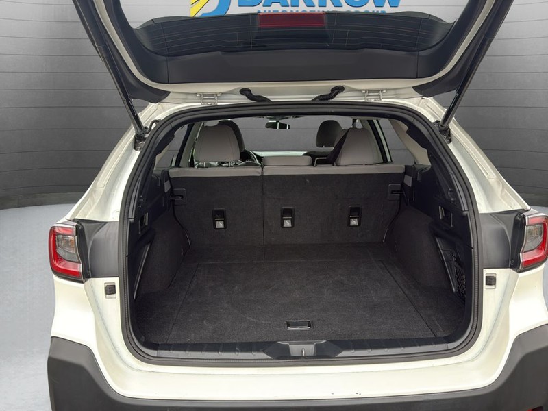 Subaru Outback Vehicle Full-screen Gallery Image 24