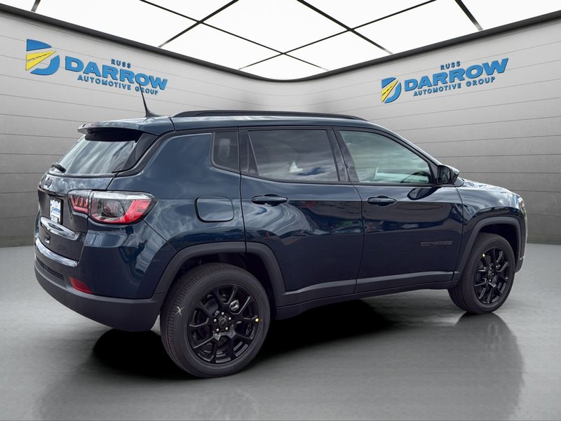 Jeep Compass Vehicle Full-screen Gallery Image 5