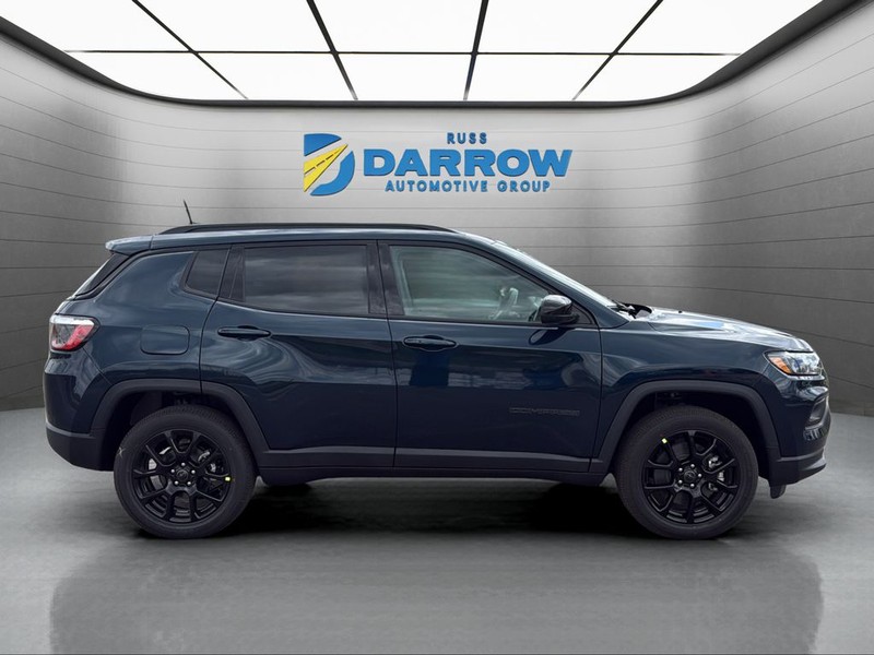 Jeep Compass Vehicle Full-screen Gallery Image 6