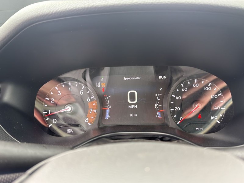 Jeep Compass Vehicle Full-screen Gallery Image 13