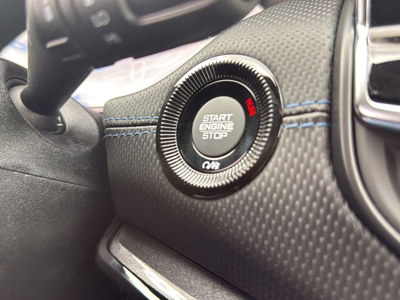 Jeep Compass Vehicle Full-screen Gallery Image 20