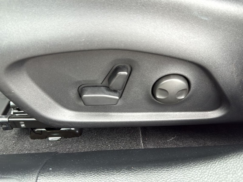 Jeep Compass Vehicle Full-screen Gallery Image 26
