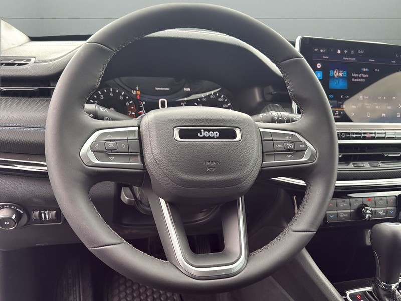 Jeep Compass Vehicle Full-screen Gallery Image 27