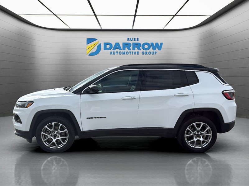 Jeep Compass Vehicle Full-screen Gallery Image 2