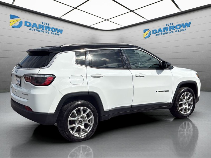 Jeep Compass Vehicle Full-screen Gallery Image 5