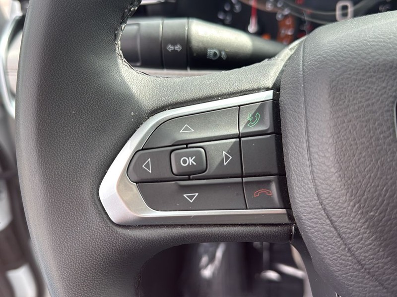 Jeep Compass Vehicle Full-screen Gallery Image 9