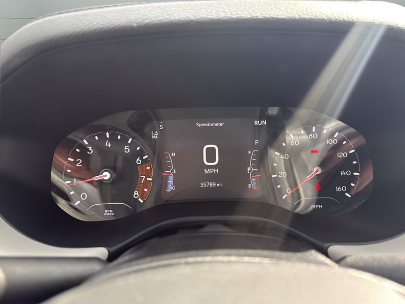 Jeep Compass Vehicle Full-screen Gallery Image 13
