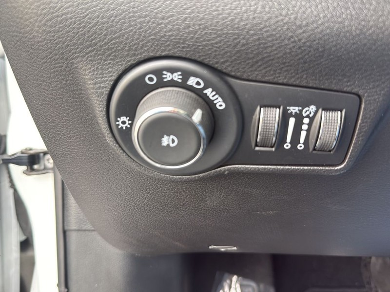 Jeep Compass Vehicle Full-screen Gallery Image 18